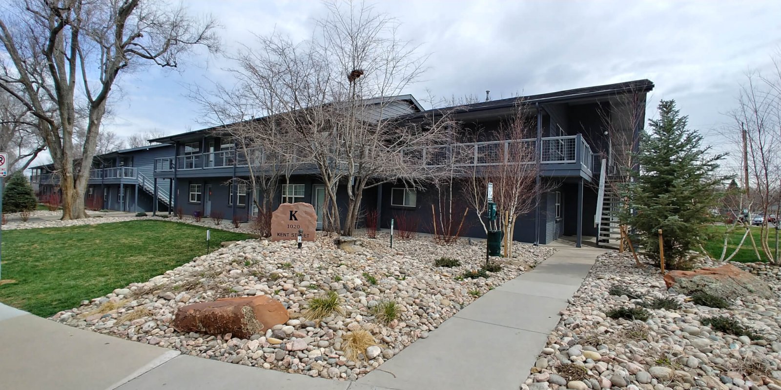 Exterior photos of our beautiful Boulder apartments ‣ Timber Ridge